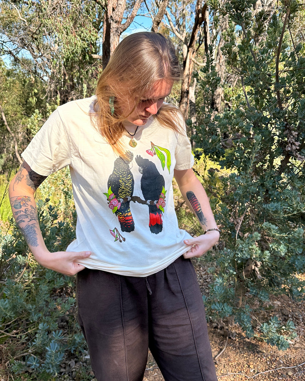 T-shirt: Black Cockatoo ~ Ivory