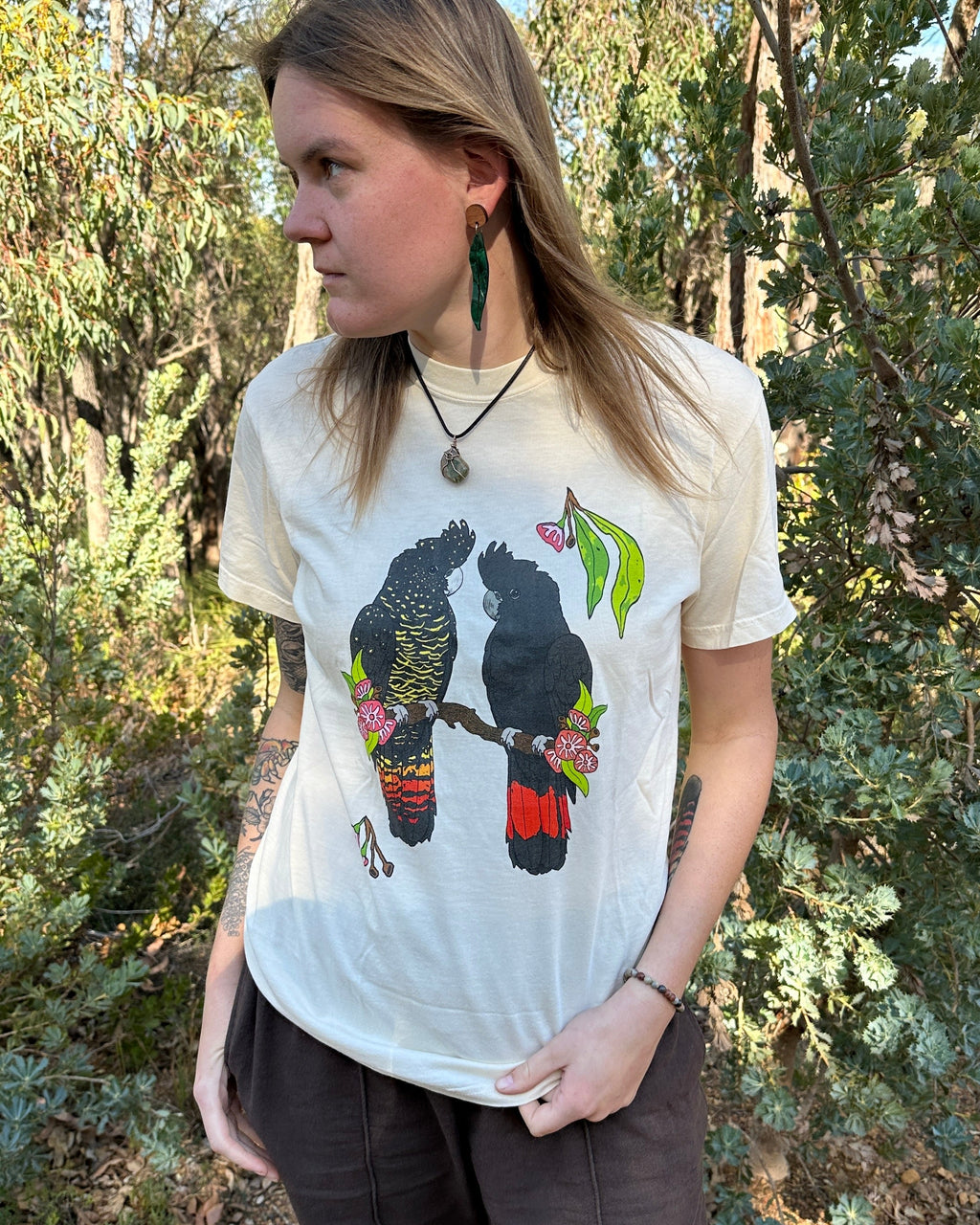 T-shirt: Black Cockatoo ~ Ivory