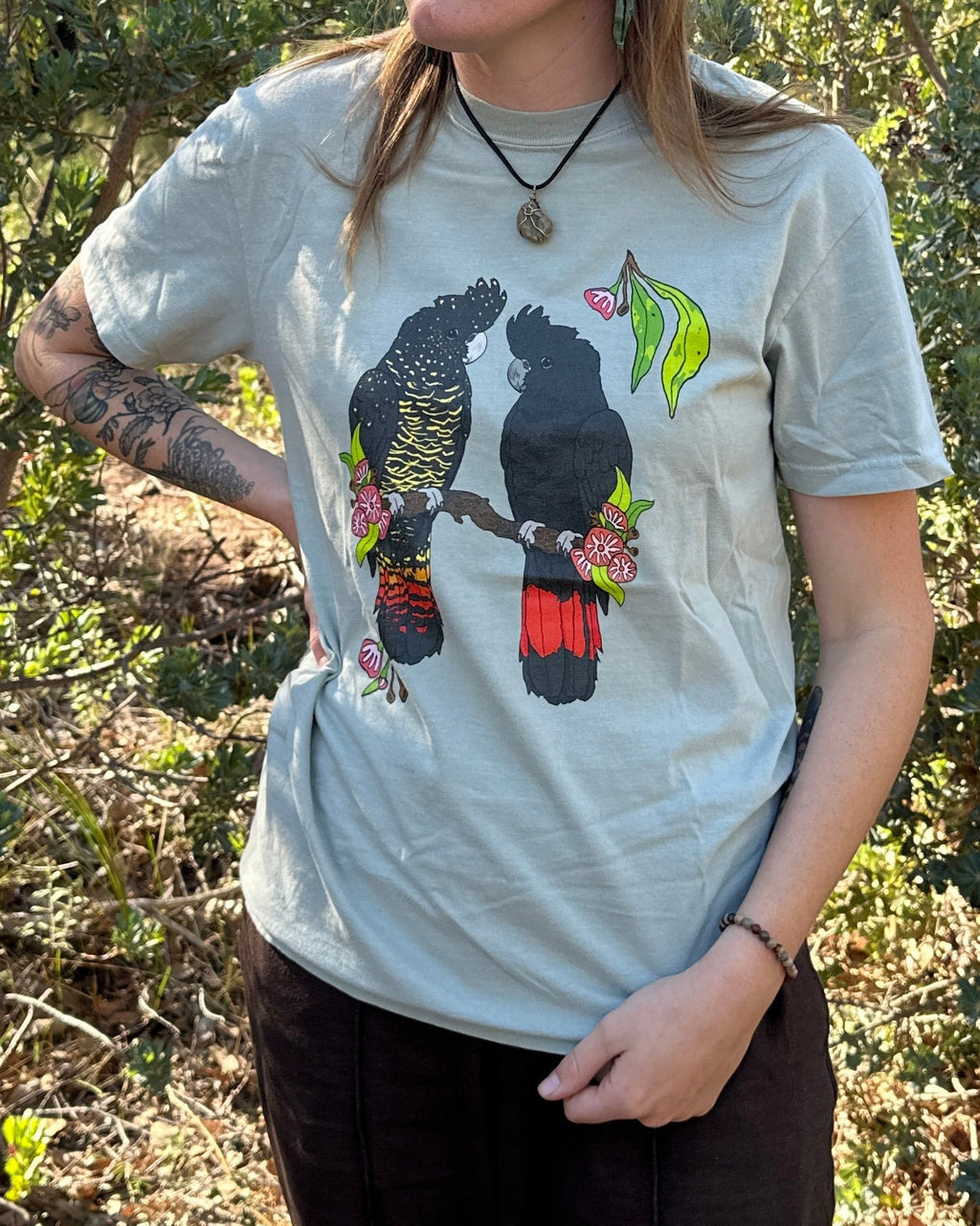 T-shirt: Black Cockatoo ~ Bay