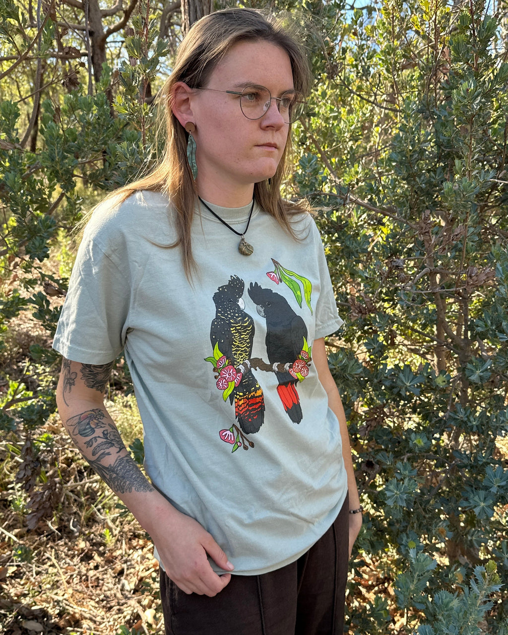 T-shirt: Black Cockatoo ~ Bay