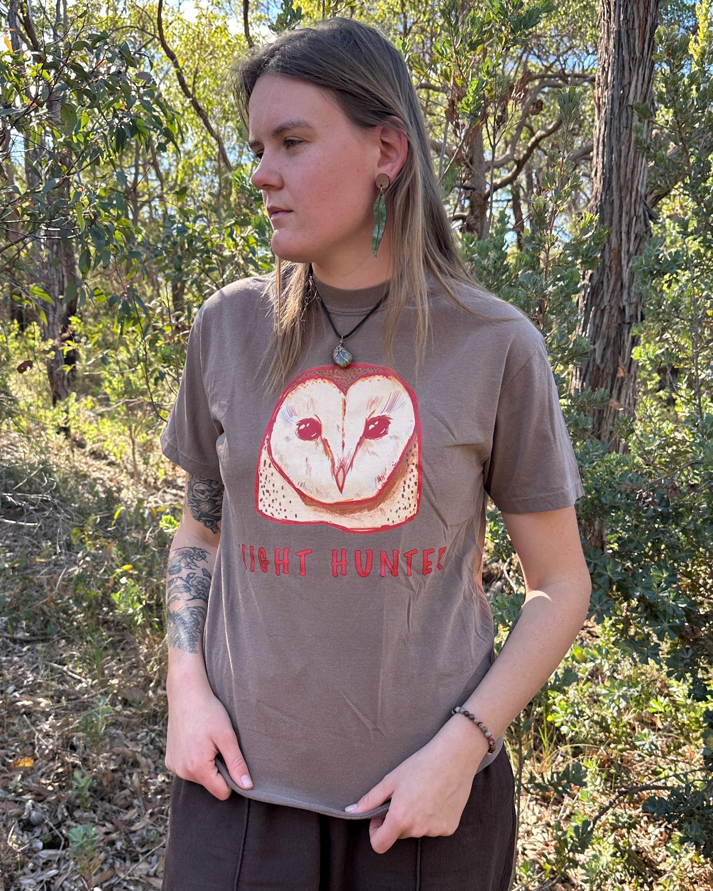 T-shirt: Barn Owl ~ Espresso